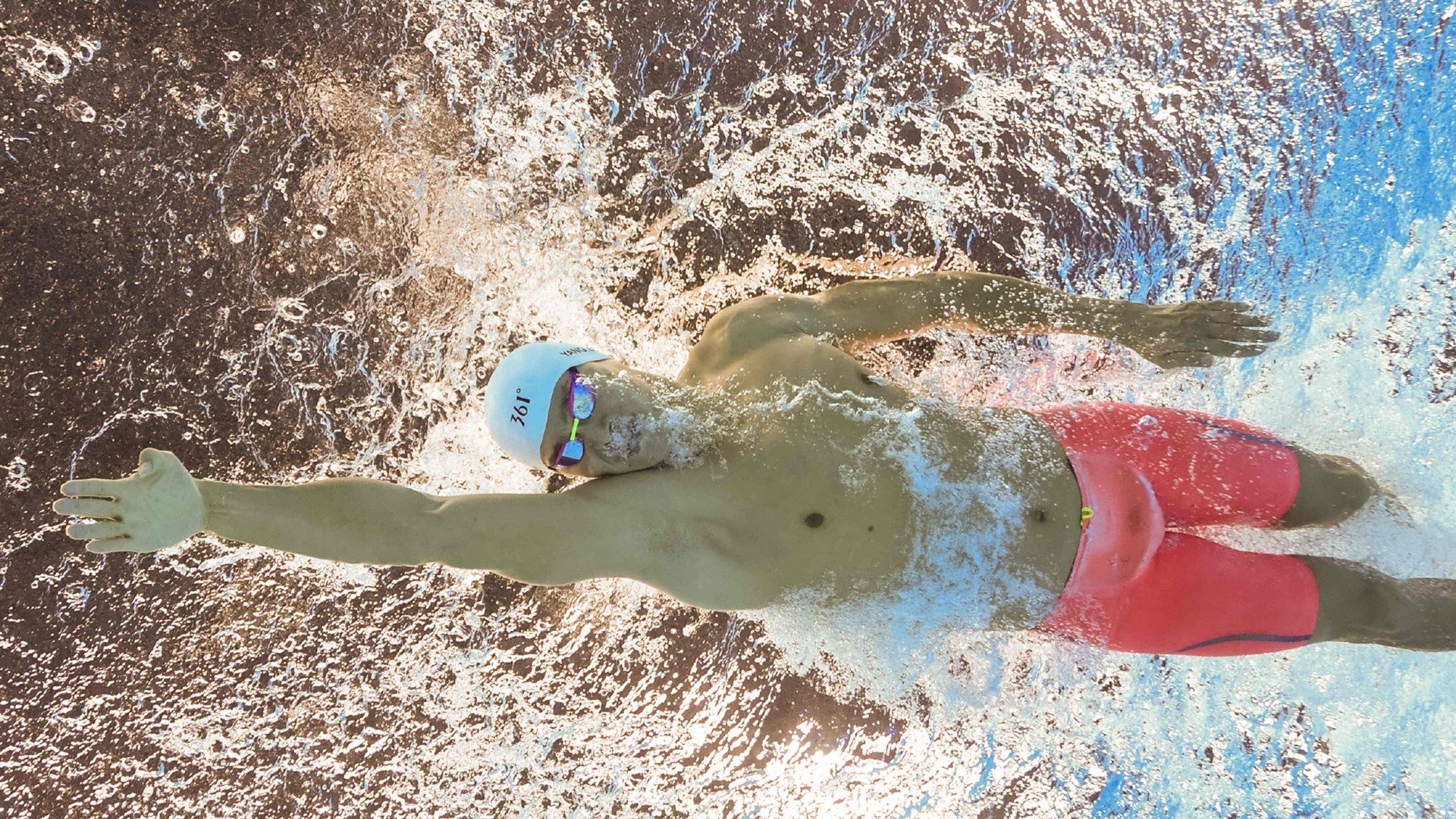 华体会网页登录入口-真爱无敌！杰伦-格林将40岁女友照片纹满后背 后者比他大17岁，杰伦格林全名